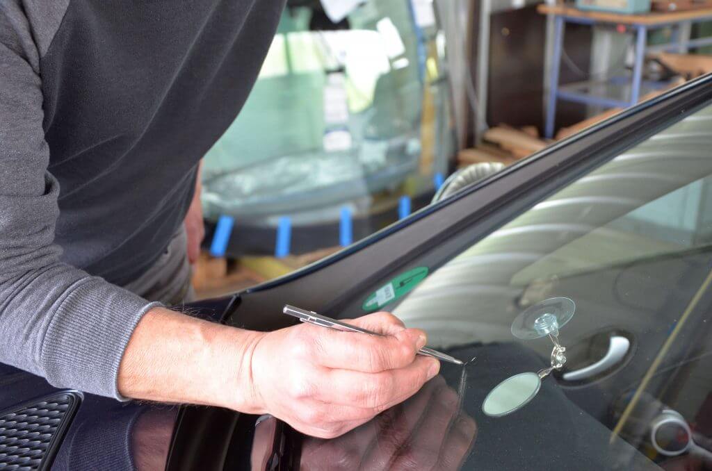 Autoglas Homburg & Umgebung - Autoscheibe wechseln in Homburg - Steinschlag reparieren in Homburg