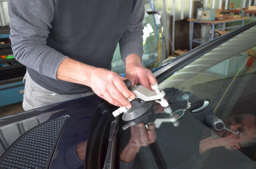 Autoglas Homburg & Umgebung - Autoscheibe wechseln in Homburg - Steinschlag reparieren in Homburg